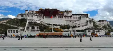 Tour du Potala et ses environs