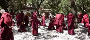 Visite du monastère de Sera