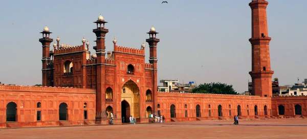 Visit of Badshahi mosque: Accommodations