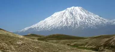 Attraversa la sella sopra Ishak Pasha