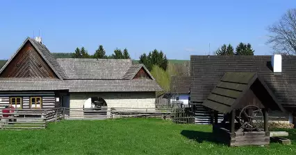 Un tour del museo all'aperto Veselý Kopec