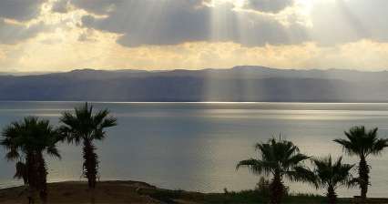 Купание в Мертвом море