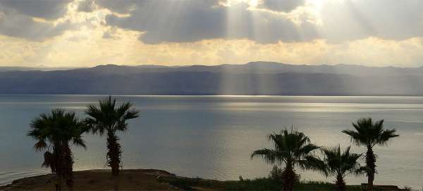 Swimming in the Dead Sea: Weather and season