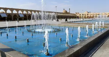 Une visite des environs de la place Sabzeh