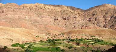 Dirigindo pelo sopé das montanhas do Atlas até Ouarzazate