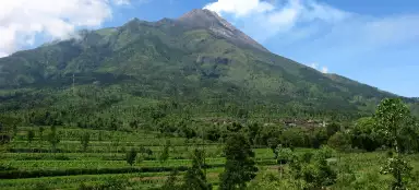 Salita al vulcano Merapi