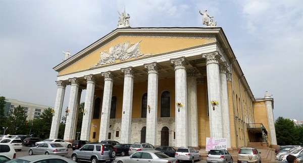 Teatro de ópera y ballet en Bishkek