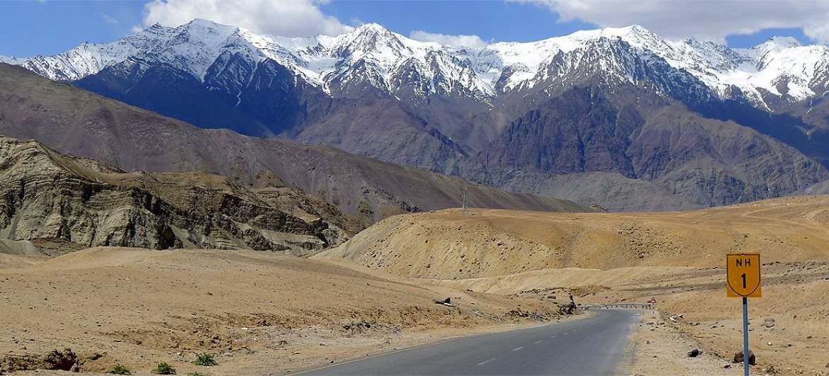 Leh a údolia Indu: Autoturistika