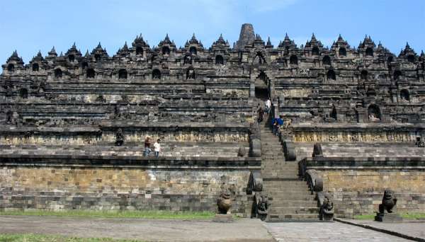 Vlastní prohlídka Borobuduru