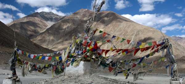 The highest road passes in Ladakh: Weather and season