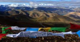 De hoogste weg passeert in Tibet