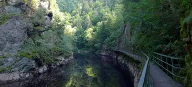 沿着 Riegro 步道远足