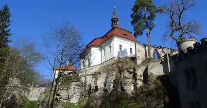 Прогулка по замку Валдштейн.