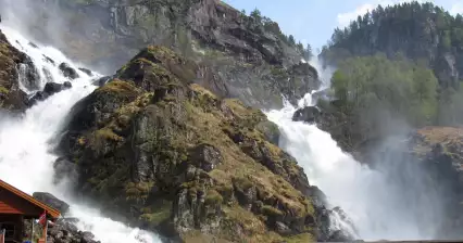 Cascata di Latefossen