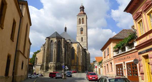 Blick auf die Kirche St. Jakuba