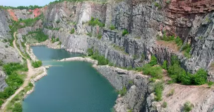 Caminata a las canteras del Karst de Bohemia y Karlštejn