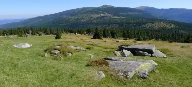 スメルチェムの下でハイキング - スピンドロフカ