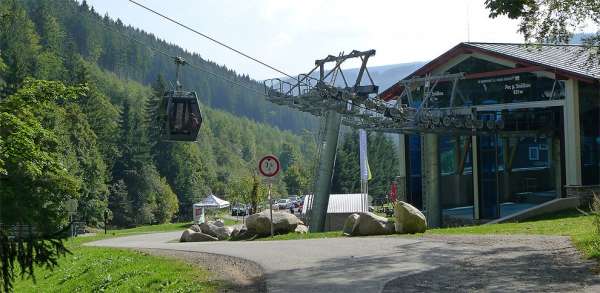 Het dalstation van de kabelbaan naar Sněžka