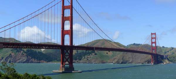 Golden Gate Bridge: Weather and season