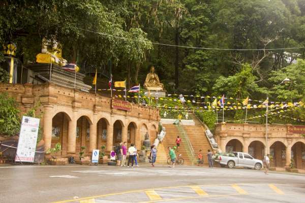 Estacionamento e entrada