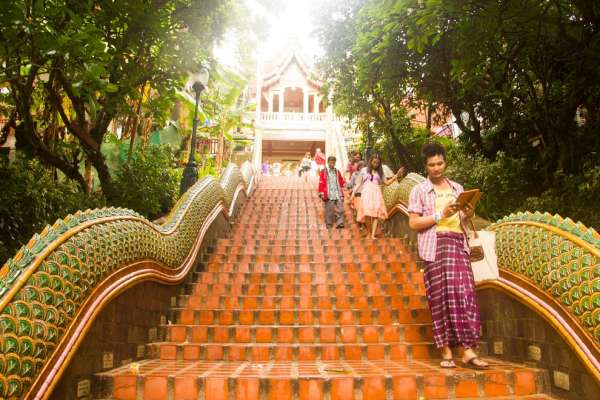 Treppe mit Drachen