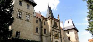 Een rondleiding door het Žleby-kasteel