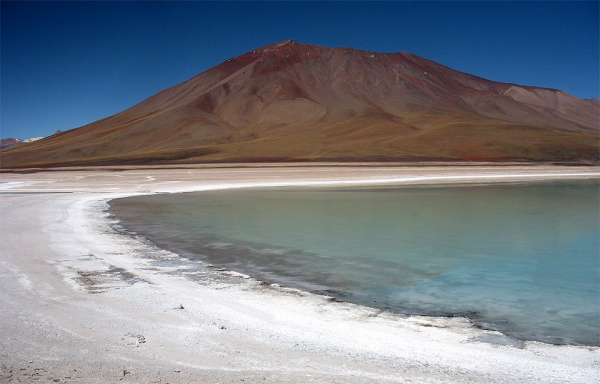 Juriques 火山（海拔 5,704 米）