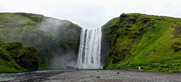 Icelandic waterfalls: Weather and season