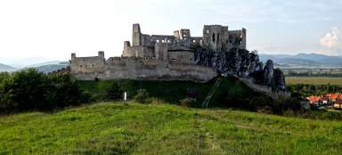 Tour of Beckov Castle