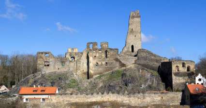 As ruínas do castelo Okoř
