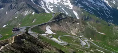 Dirigindo na estrada Grossglockner