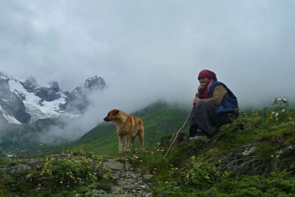 Les gens dans les montagnes - les manuels de nos vies