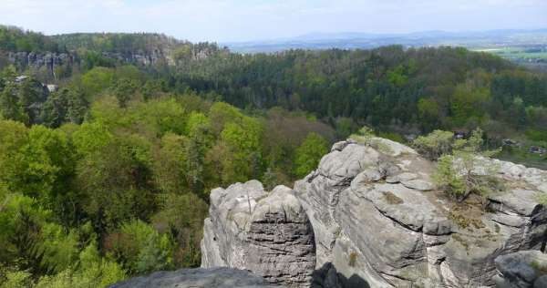 Blick auf die Příhrazské-Felsen