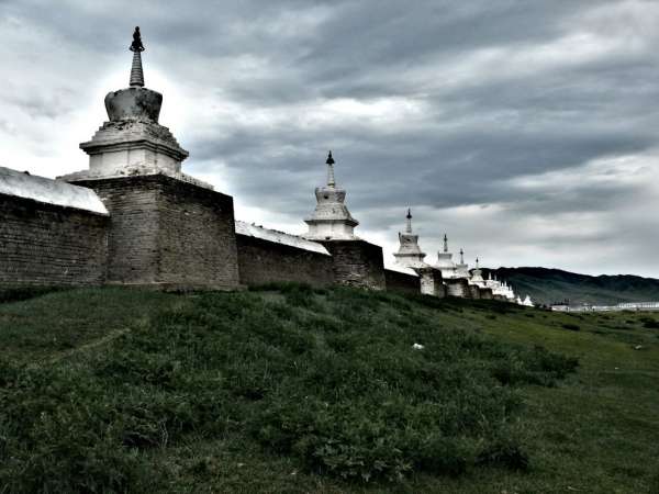 Perimeter wall with stupas