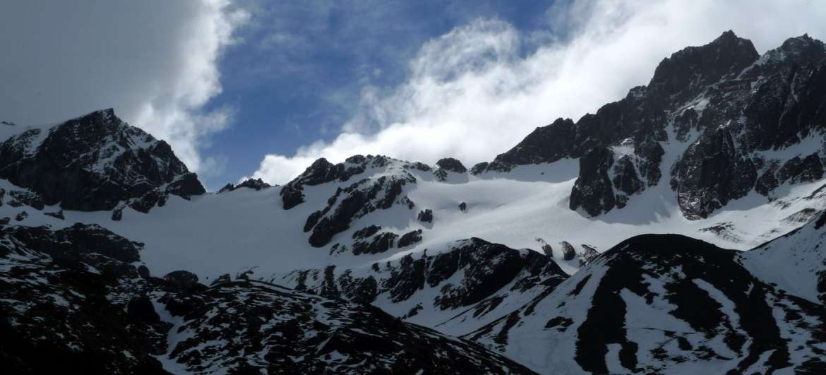 Ascent to the Martial Glacier: Hiking