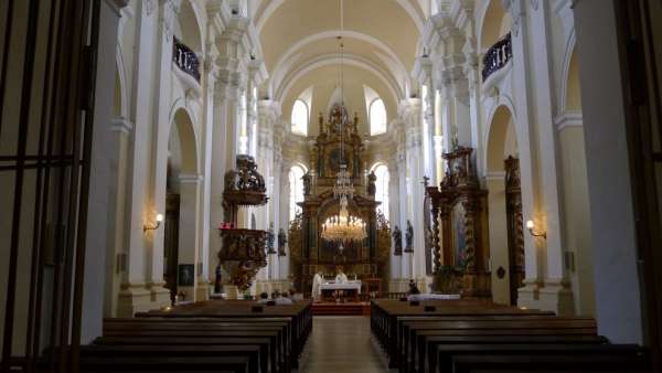 Interieur van de kerk van de verheffing van St. Crisis