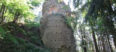 Une visite des ruines du château de Kynžvart