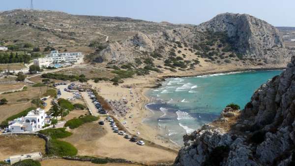 Uitzicht op het strand van Agios Nicolaos