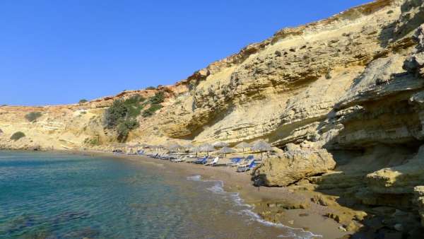 Grande praia Agios Theodoros