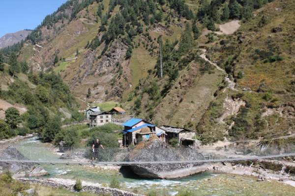 Road to Lake RARA