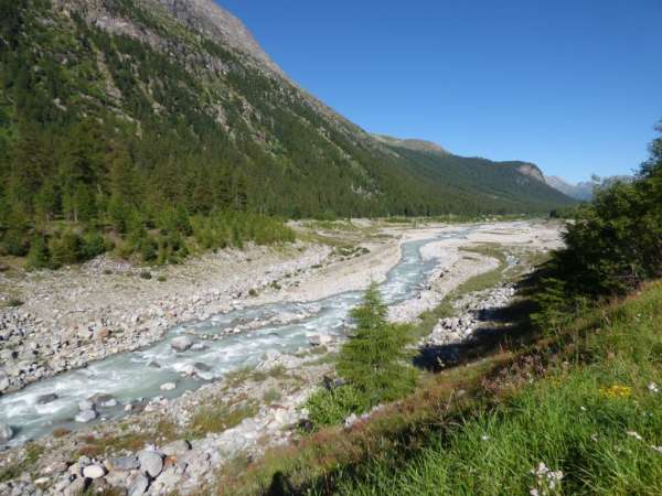 Pohled na řeku Ova da Bernina