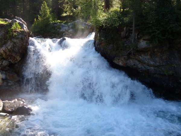 Wasserfall des Flusses Ova da Morteratsch