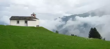 Wanderung durch die Stadt Savognin