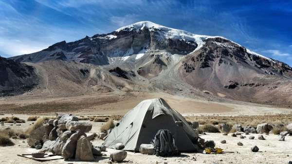 Базовый лагерь 4800 м над уровнем моря