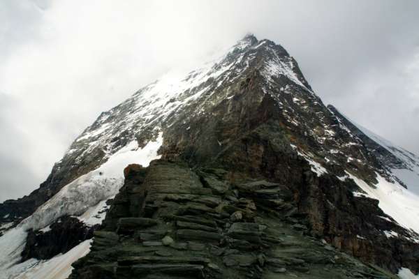 zde začíná vostrý výstup na Matterhorn