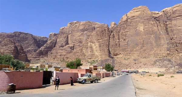 Uličky ve Wadi Rum