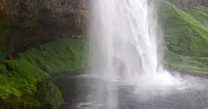 Vodopád Seljalandfoss