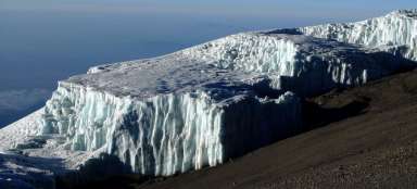 乞力马扎罗山上的冰川