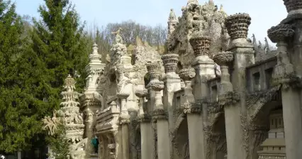Le palais idéal du facteur Cheval