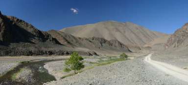 Dund Tsenkher Valley